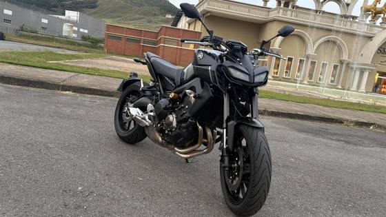 YAMAHA MT-09 
